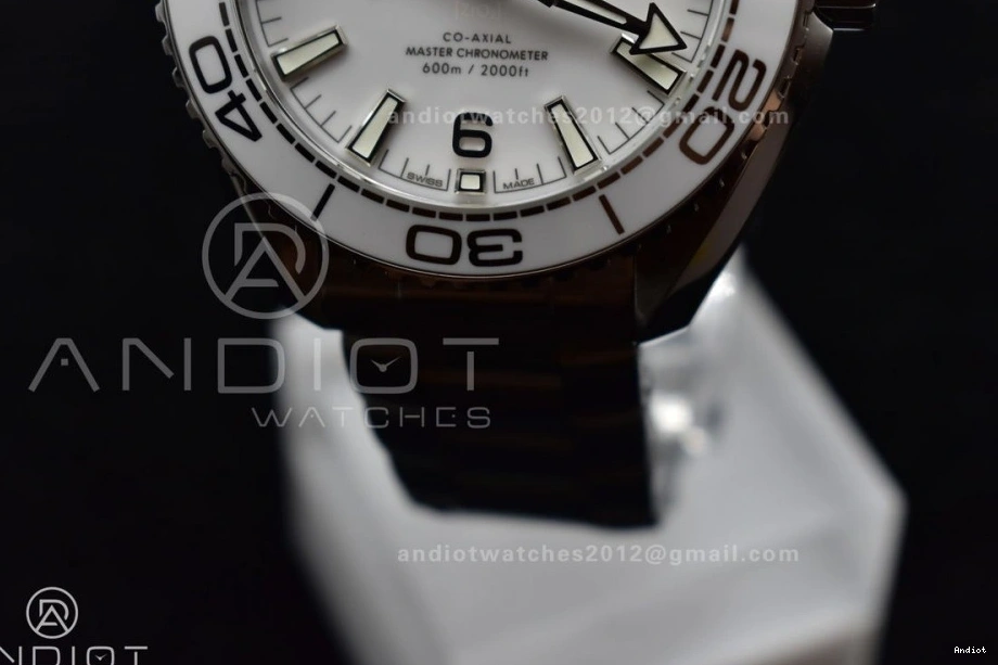 VS Ocean White Made 39.5mm 600m Factory 1:1 like Seamaster Genuine Planet 1228